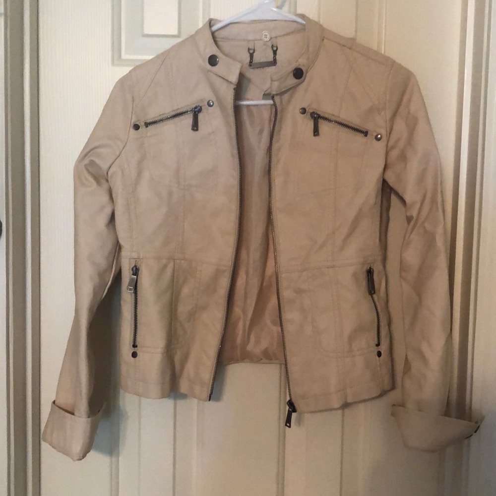 Girls pleather jacket (never worn)